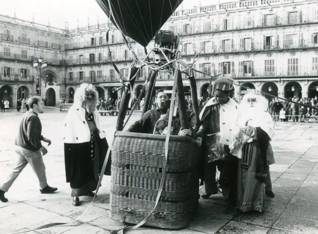 Cerramos el lunes 8