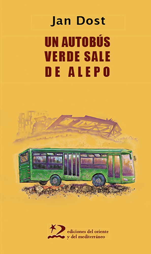 UN AUTOBÚS VERDE SALE DE ALEPO. 