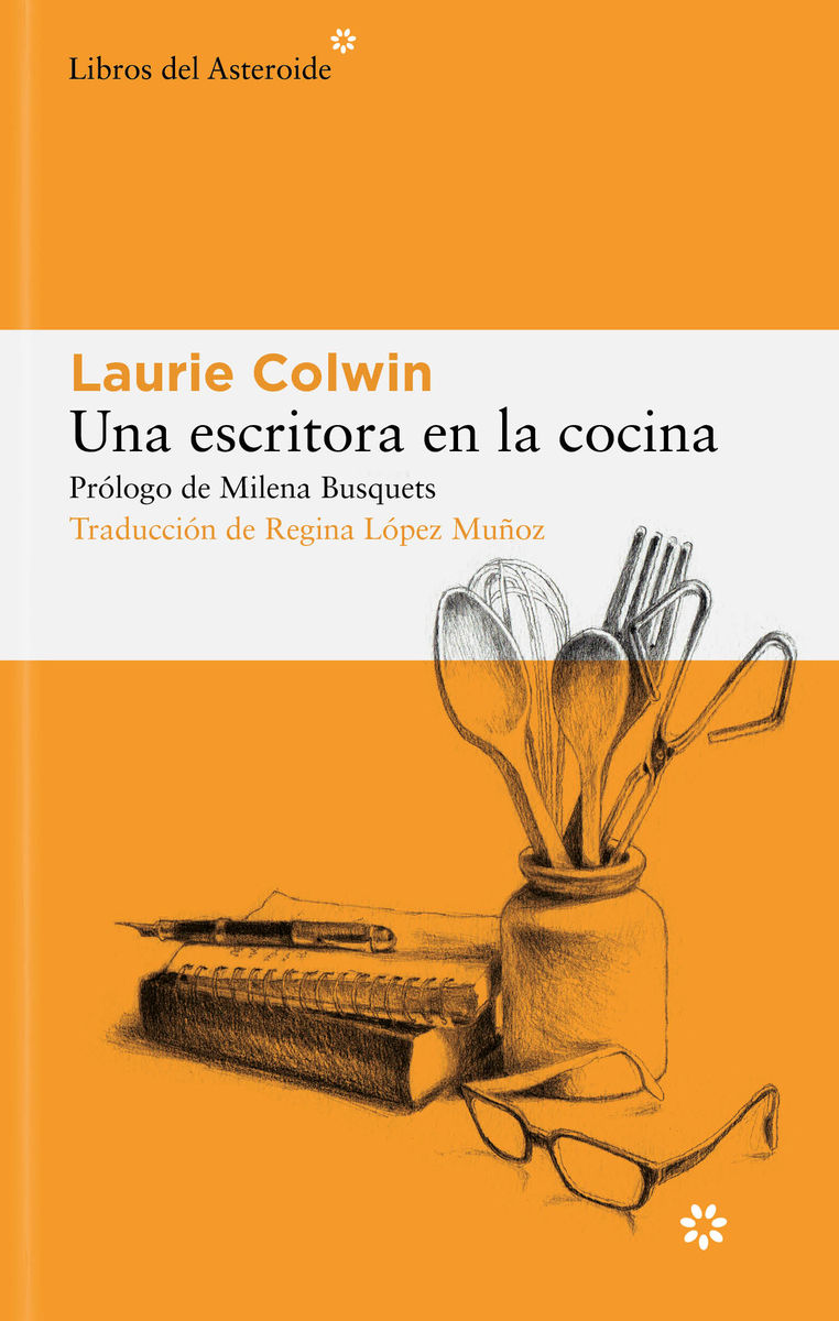 UNA ESCRITORA EN LA COCINA. 