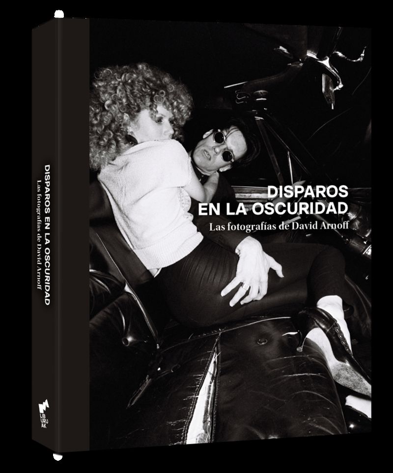 DISPAROS EN LA OSCURIDAD